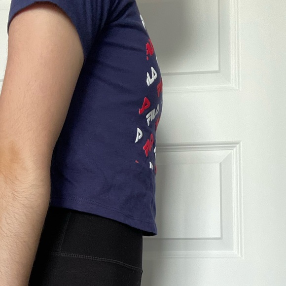 Fila tee shirt fits Women’s XXS or Girls size 8. Never been worn out! - Picture 4 of 4